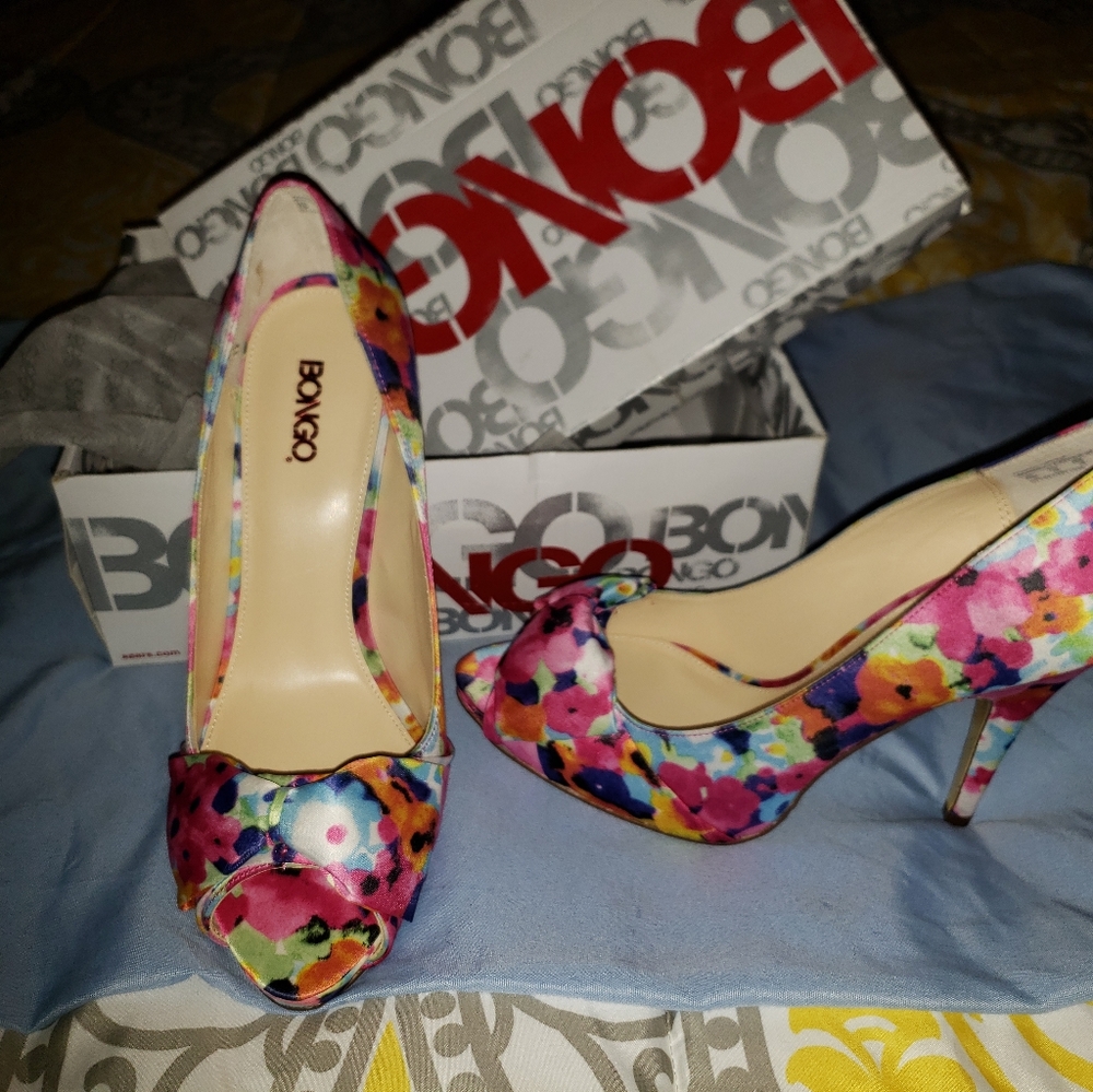 Shoes - Picture 4 of 15